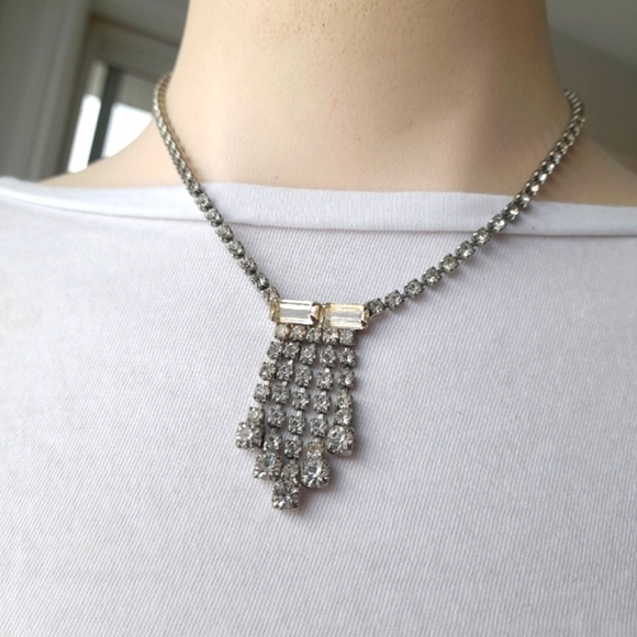 Jewelry - Rhinestone Silver Vintage Necklace